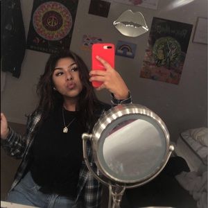 Meet your Posher, Monique